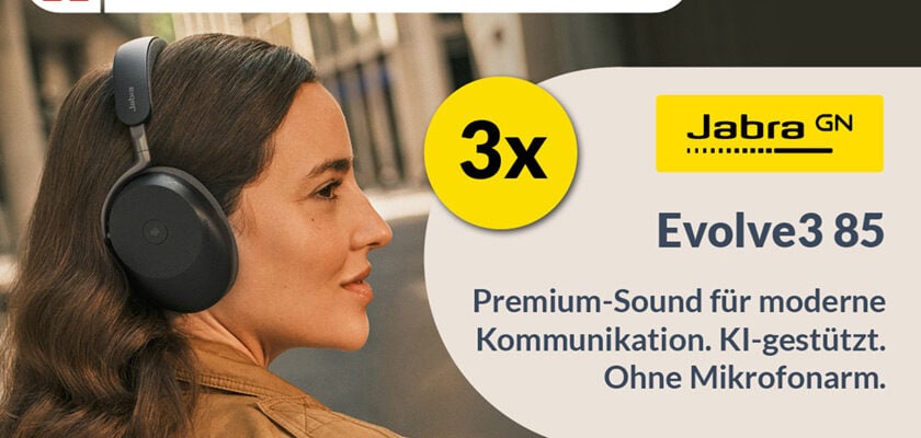Seitliche Aufnahme einer Frau, die draußen ein schwarzes Over-Ear-Headset von Jabra trägt. Links oben steht „testen. bewerten. behalten.“ Daneben ein gelber Kreis mit „3x“. Rechts im Bild sind das Jabra GN Logo sowie der Produktname „Evolve3 85“ und der Text „Premium-Sound für moderne Kommunikation. KI-gestützt. Ohne Mikrofonarm.“