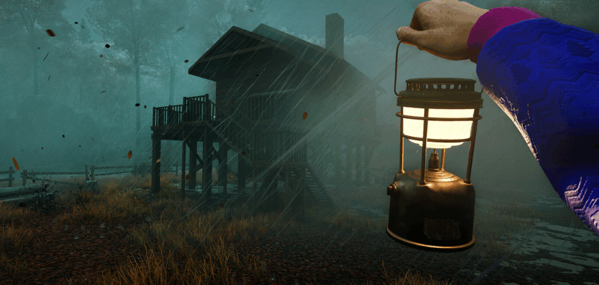 First-Person-Szene aus Prologue: Go Wayback!. Eine Person hält bei starkem Regen eine leuchtende Laterne in der Hand und nähert sich einer abgelegenen Holzhütte inmitten einer nebligen Waldlandschaft. Die düstere Atmosphäre und das schlechte Wetter unterstreichen den Survival-Aspekt des Spiels.
