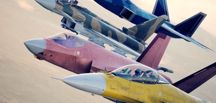 Vier Kampfjets fliegen gemeinsam durch den Himmel in ACE COMBAT 8: WINGS OF THEVE.