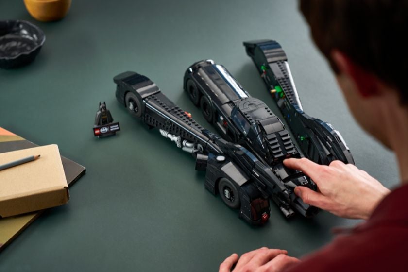 LEGO Batmobil aus „Batmans Rückkehr“ bei der Verwandlung zur Batmissile