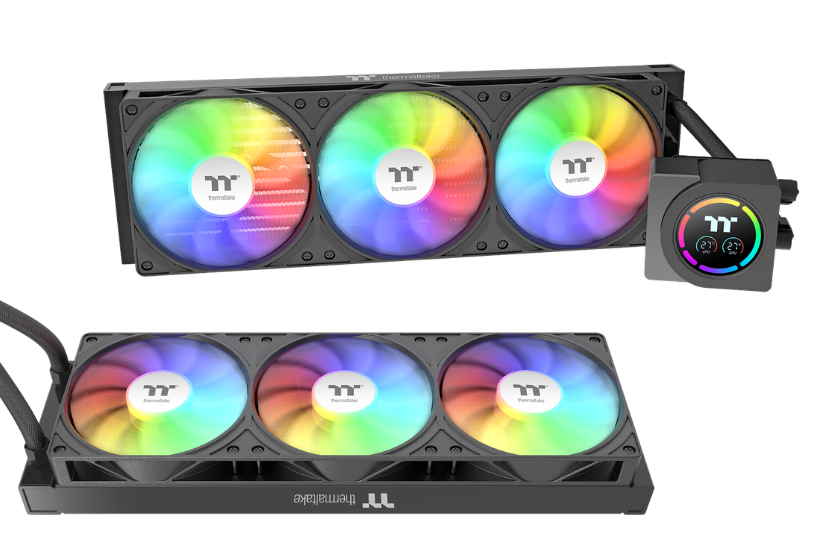 Das Bild zeigt die Thermaltake LB360-S ARGB LCD Edition Wasserkühlung mit 360-mm-Radiator, drei RGB-Lüftern und LCD-Pumpeneinheit.