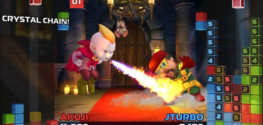 Zwei Charaktere kämpfen in Crystal Crisis zwischen Spielfeldern mit verschiedenfarbigen Kristallblöcken gegeneinander.