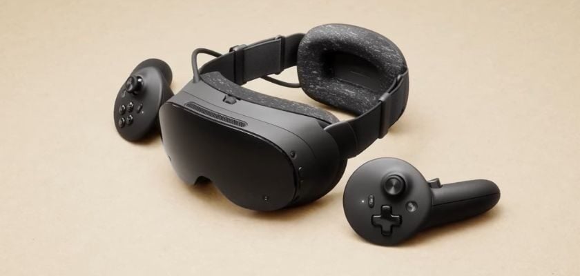 Steam Frame VR-Brille von Valve mit den beiden zugehörigen Controllern.