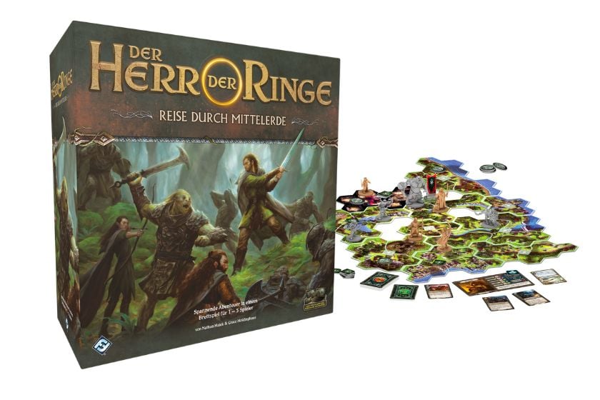 Abbildung des Brettspiels "Der Herr der Ringe: Reise durch Mittelerde" in Verpackung mit dem aufgebauten Spielbrett rechts daneben.