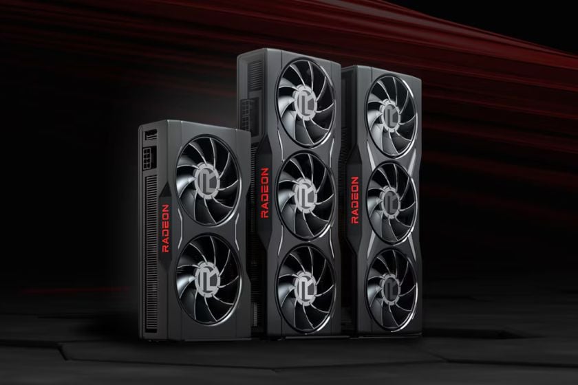 Drei Grafikkarten der AMD Radeon RX 6000-Serie mit unterschiedlich großen Kühlsystemen vor dunkelrotem Hintergrund.