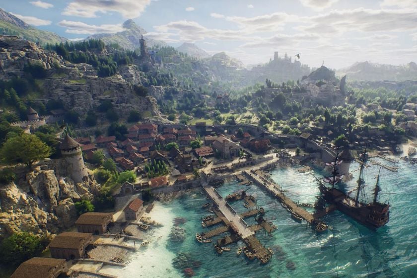 Spielszene aus ArcheAge Chronicles mit einer mittelalterlichen Küstenstadt, einem Hafen mit Segelschiff und einer weitläufigen Berglandschaft im Hintergrund.
